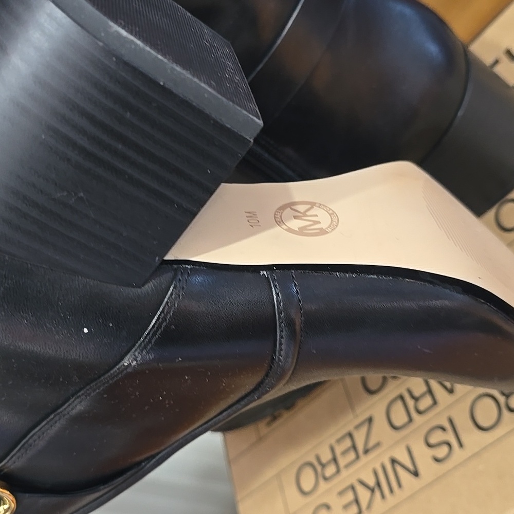 Shoes - Picture 4 of 5